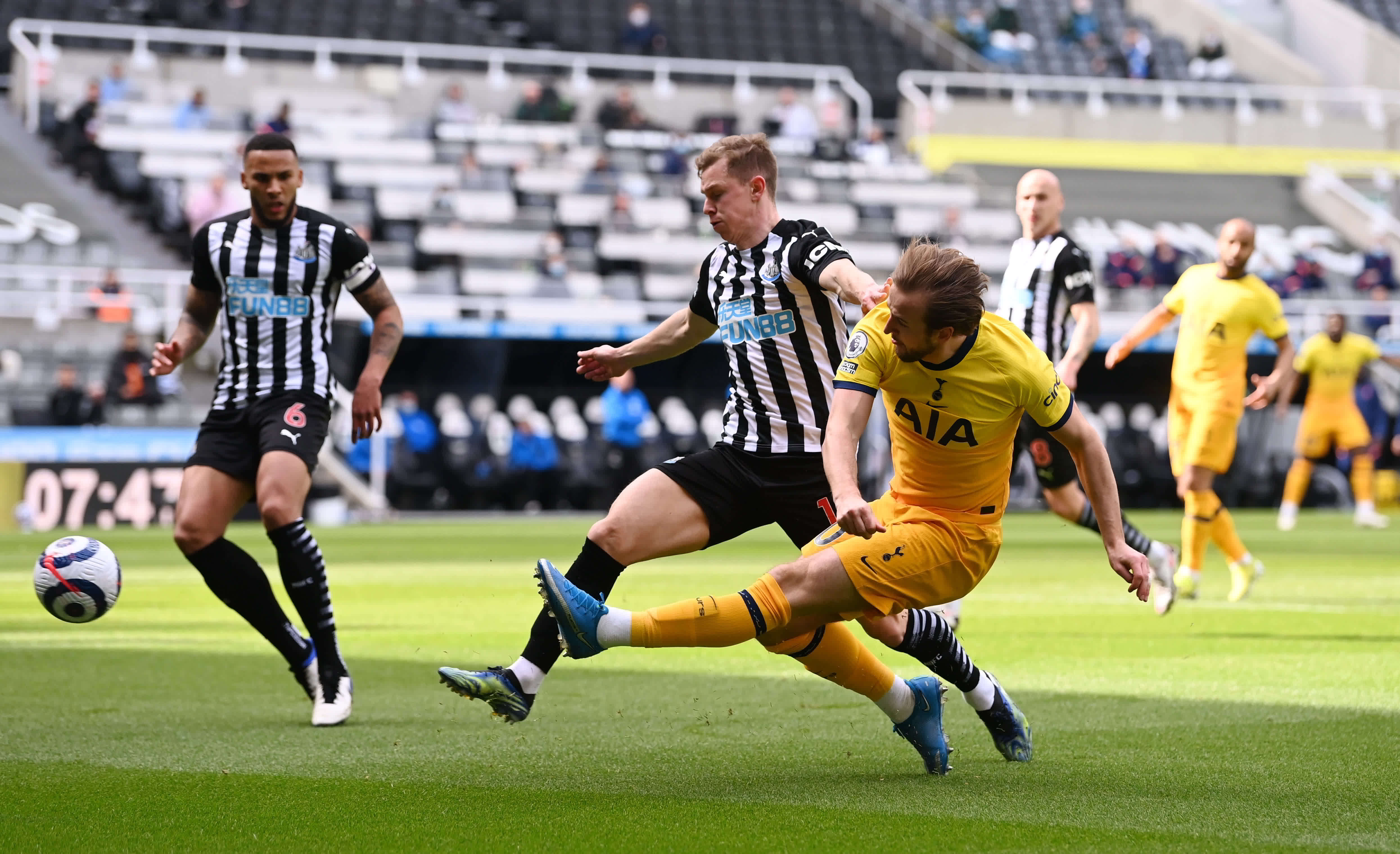 赛场绽放异 赛场绽放异